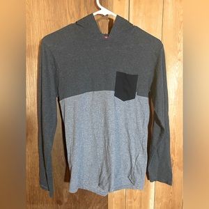 Billabong boys size Large long sleeve hoodie